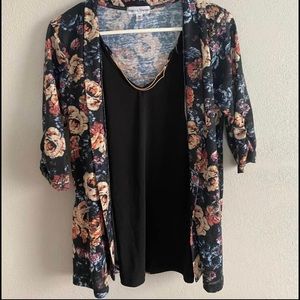 Rebecca Malone 3/4 Sleeve Scoop Neck with Necklace Top Sz M